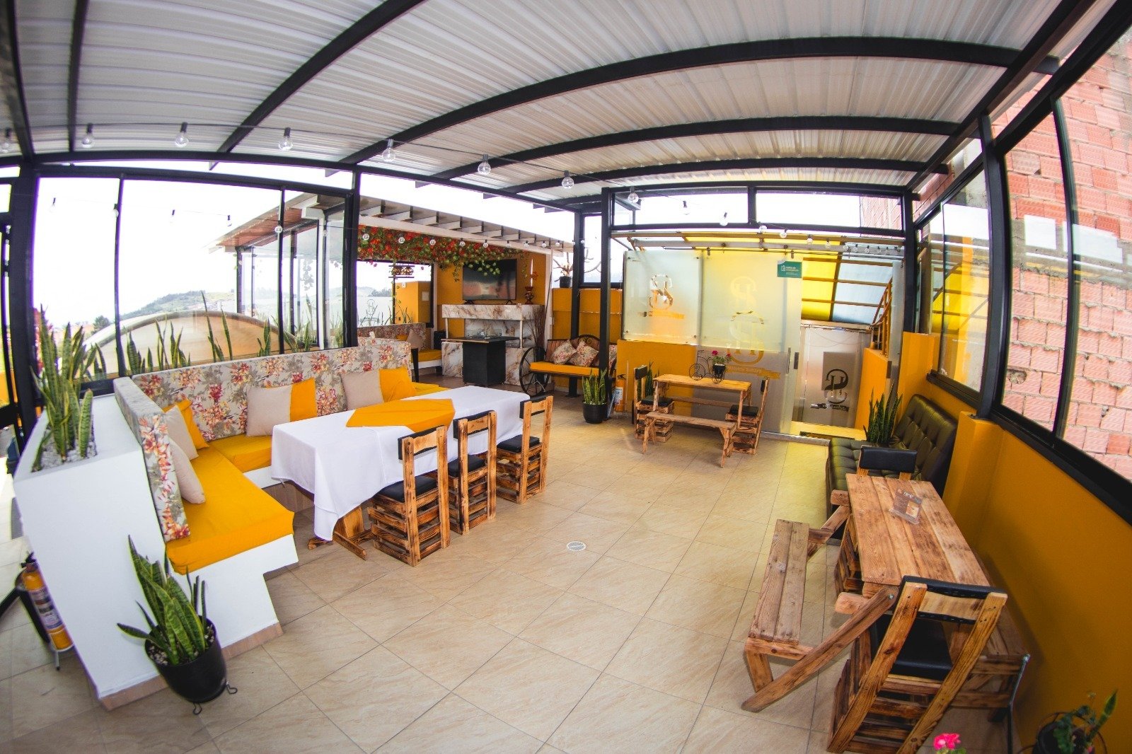 Hotel Sahara terraza